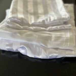 Full Size White Satin Bedding Set